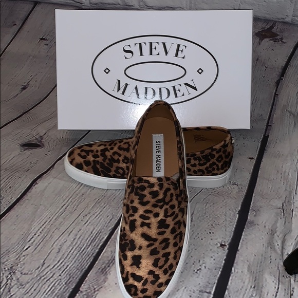 Steve Madden Shoes - NIB Steve Madden slip on shoes